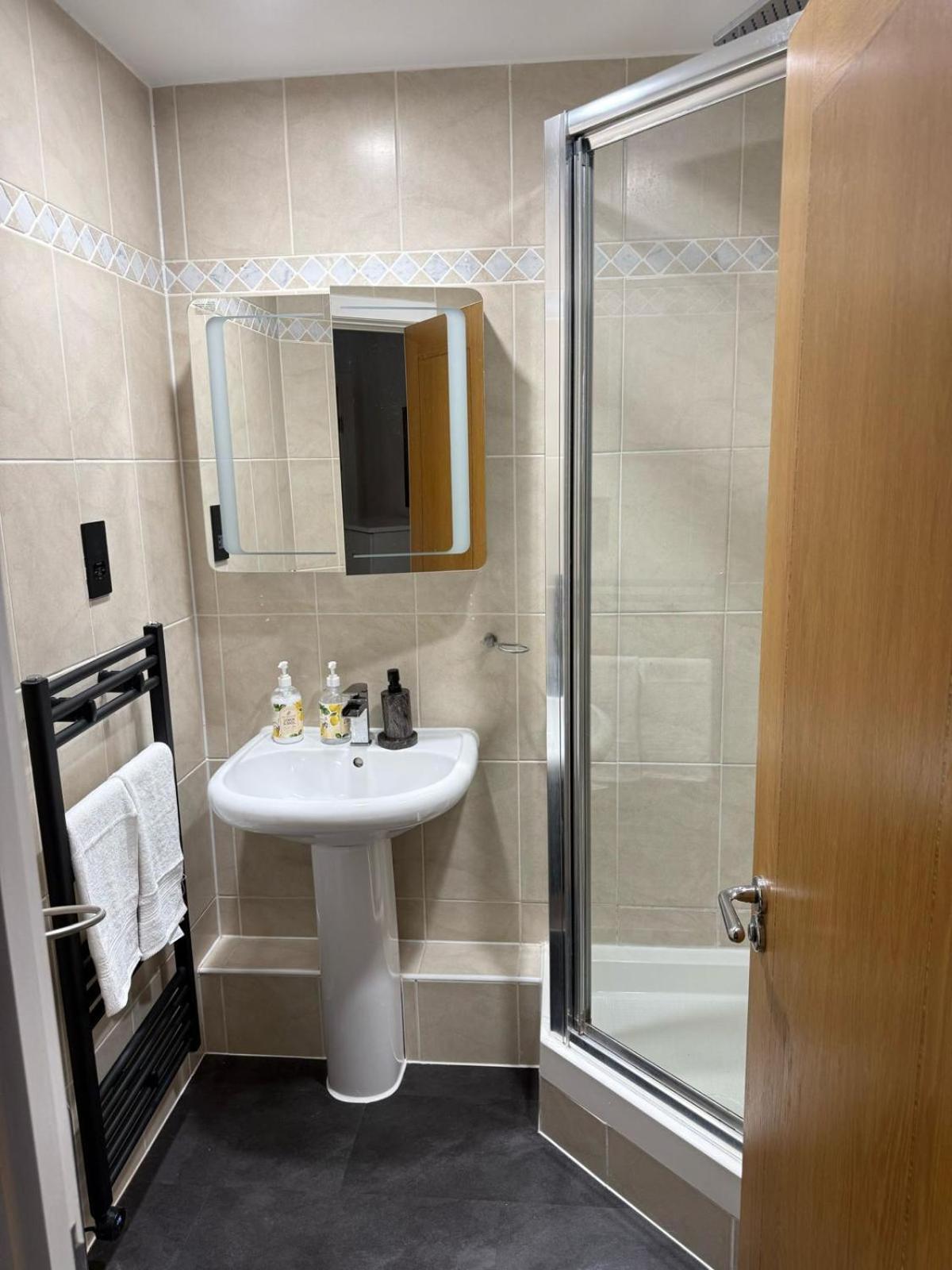 2 Bedroom Flat In Vauxhall