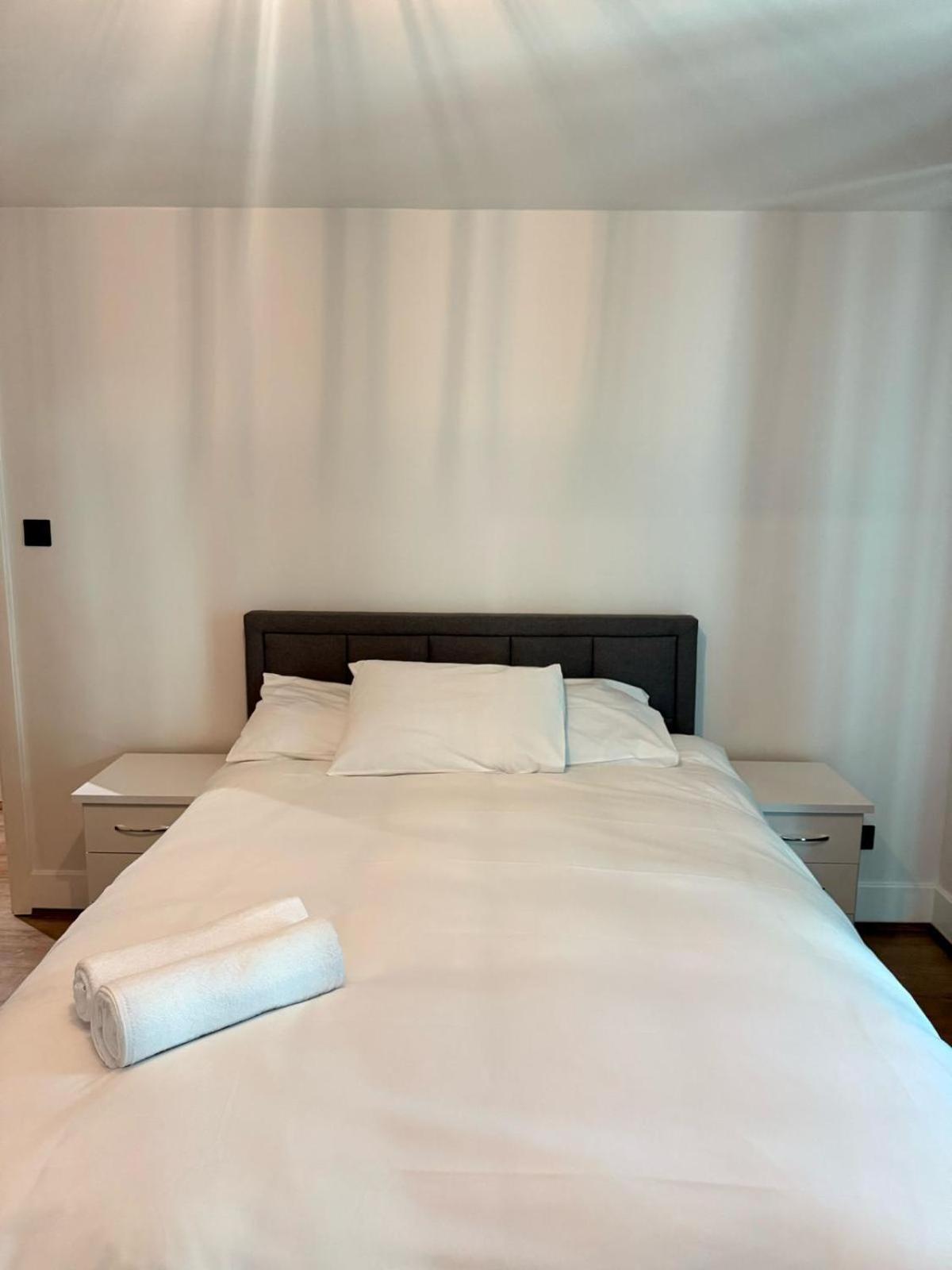 2 Bedroom Flat In Vauxhall *